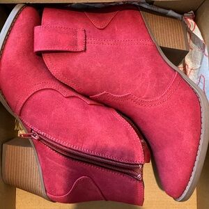 Red Women’s booties